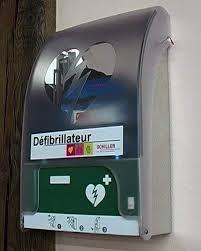 le défibrillateur, comment s'en servir, c'est pourtant simple le défibrillateur, comment s'en servir, c'est pourtant simple