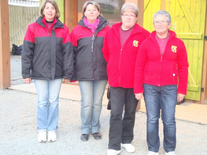 Après les benjamins,les seniors voilà les féminines..... Après les benjamins,les seniors voilà les féminines.....
