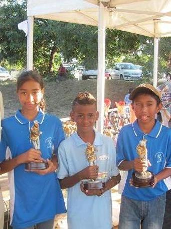 Leny Madeleine (ACPE)/ Simon Gossard/Raphaëlle Montpré(CBBP) LES CHAMPIONS MINIMES 2014 Leny Madeleine (ACPE)/ Simon Gossard/Raphaëlle Montpré(CBBP) LES CHAMPIONS MINIMES 2014