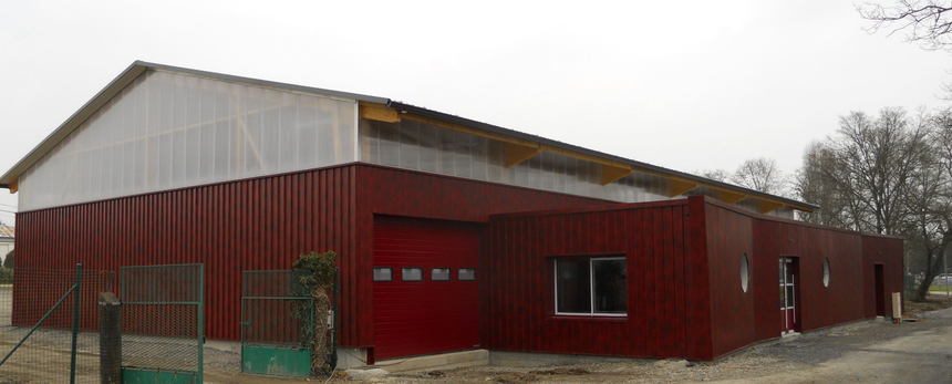 LE BOULODROME COUVERT SE TERMINE LE BOULODROME COUVERT SE TERMINE