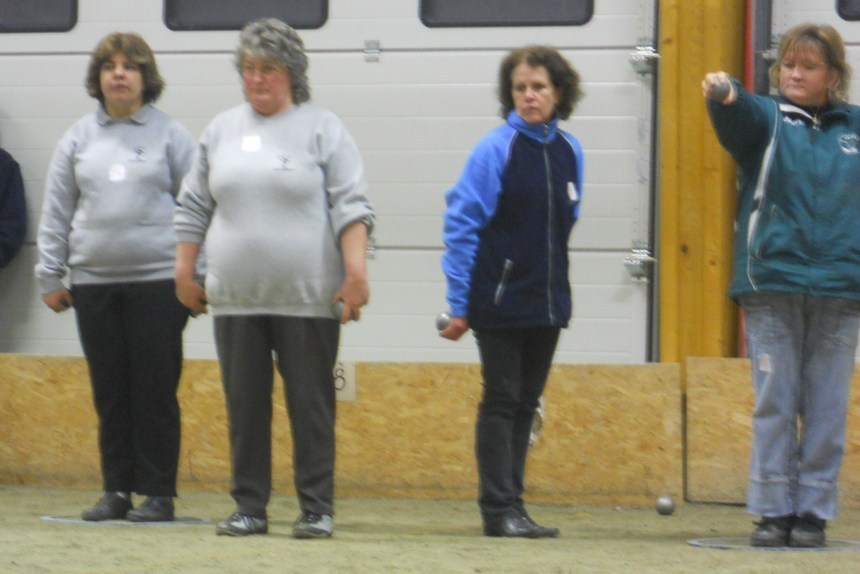 la pétanque au féminin la pétanque au féminin