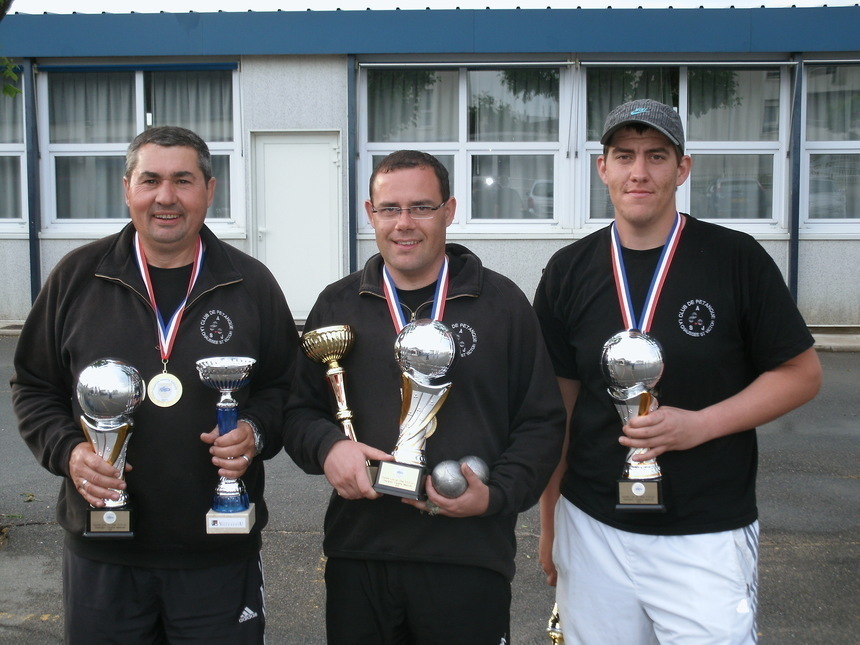 CHAMPIONNAT TRIPLETTES SENIORS 2011:LA CHAUSSEE CHAMPION CHAMPIONNAT TRIPLETTES SENIORS 2011:LA CHAUSSEE CHAMPION