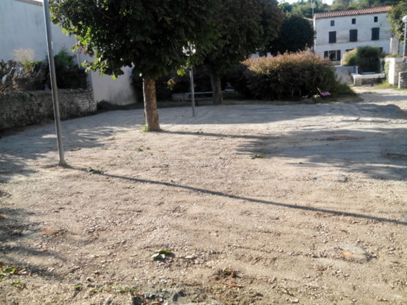 C'est parti pour les travaux de réfection et d'agrandissement de notre petit Boulodrome !🙂