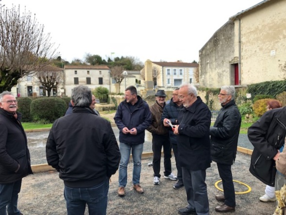 Inauguration de notre nouveau terrain Square de Poilus Inauguration de notre nouveau terrain Square de Poilus