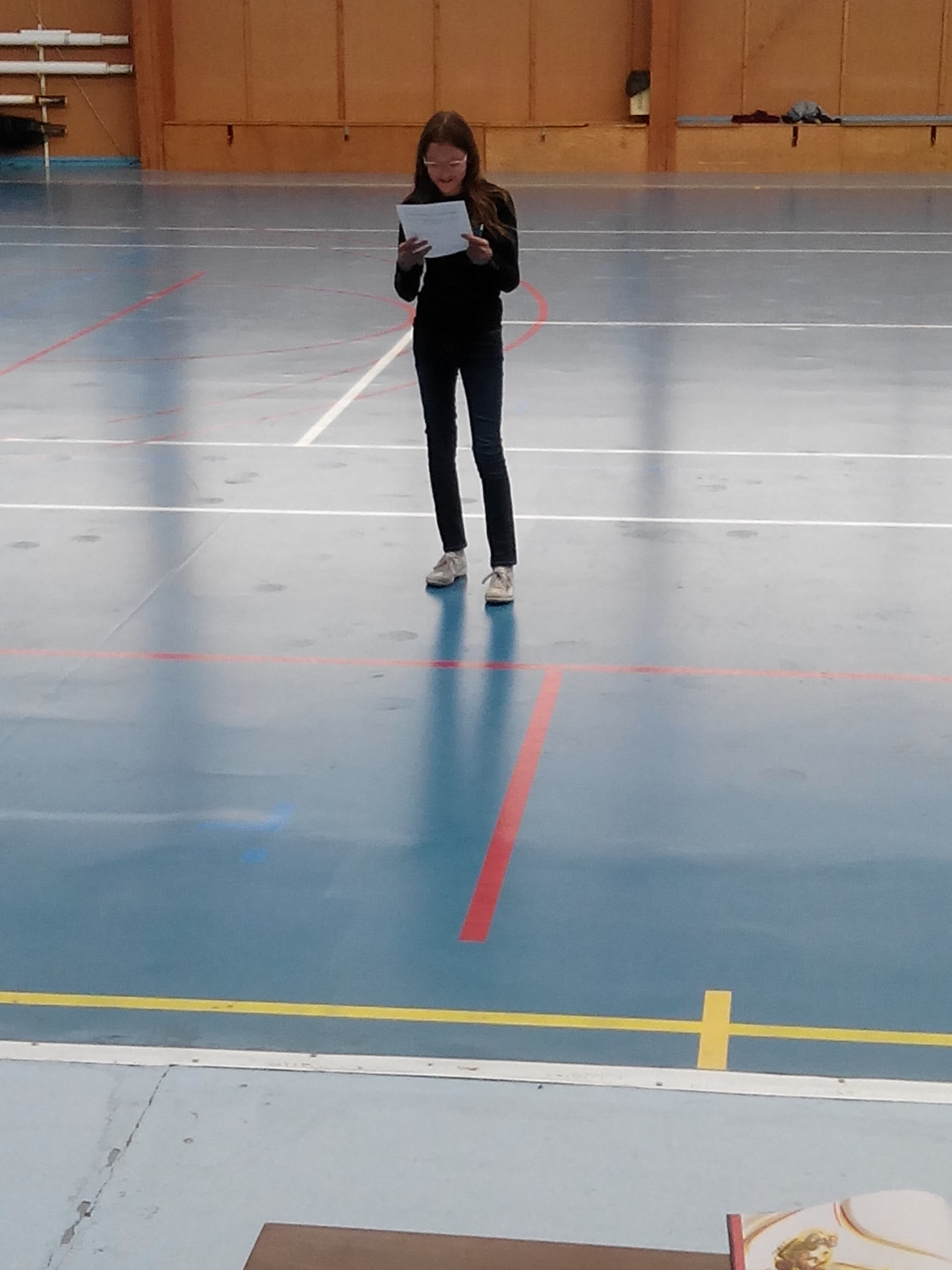 Déclamation des Slams , par les adultes et aussi les jeunes Déclamation des Slams , par les adultes et aussi les jeunes