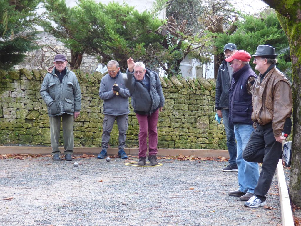 Inauguration de notre nouveau terrain Square de Poilus Inauguration de notre nouveau terrain Square de Poilus