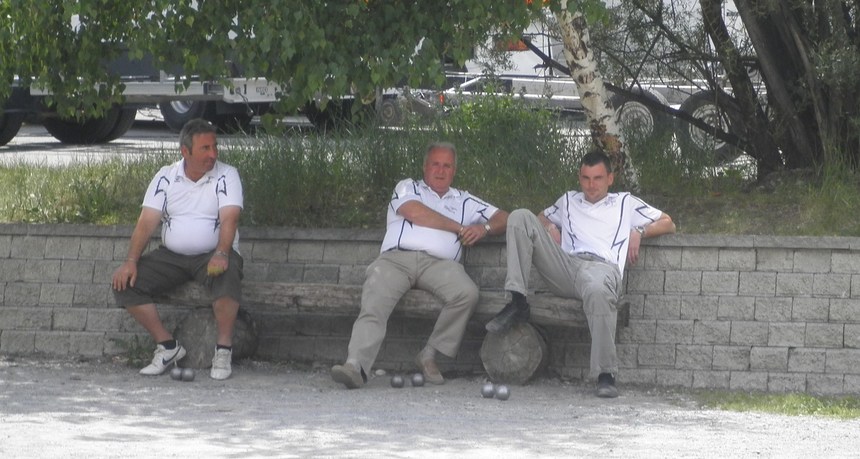 Moment de détente pour  Faralli Jean Pierre , Bougnas Elysée et Escaillon Christophe Moment de détente pour  Faralli Jean Pierre , Bougnas Elysée et Escaillon Christophe