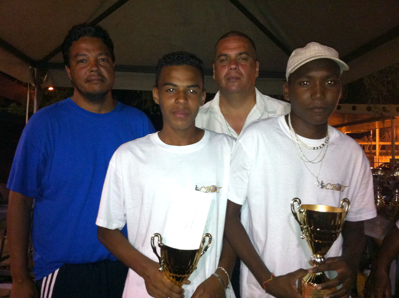 remise coupe aux champions cadets par le PDT du CRPR.jpg remise coupe aux champions cadets par le PDT du CRPR.jpg