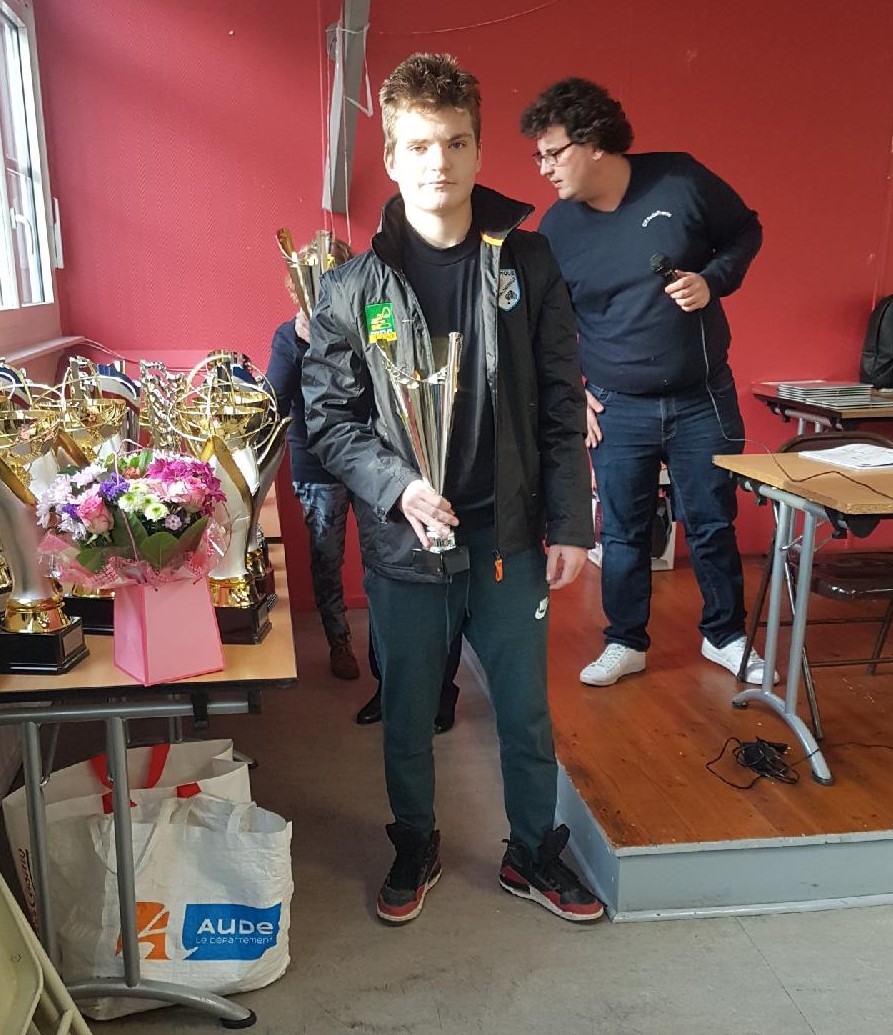 Remise des récompenses jeunes lors de l'Assemblée Générale du Comité de la Région IDF Remise des récompenses jeunes lors de l'Assemblée Générale du Comité de la Région IDF