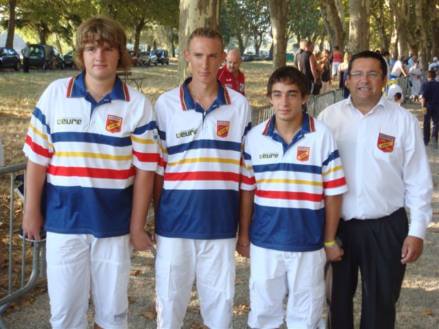 Maxime, Jean-Charles et Florentin champion de L'eure Triplette juniors 2010 Maxime, Jean-Charles et Florentin champion de L'eure Triplette juniors 2010