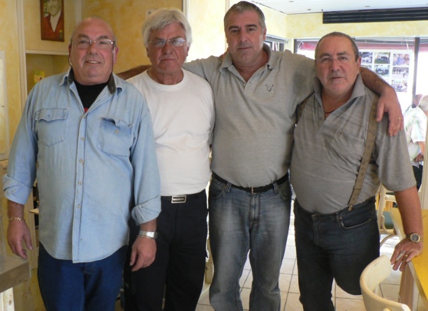 Avec ses amis Robert MATRAGLIA, Ritou FARGETTE et René ABGUILLERM Avec ses amis Robert MATRAGLIA, Ritou FARGETTE et René ABGUILLERM