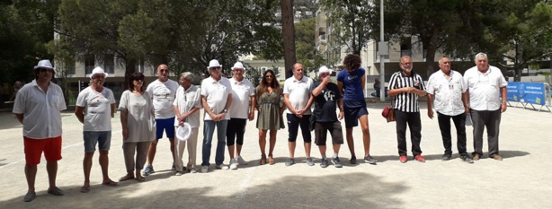 La Boule du Petit Toulonnais et les officiels La Boule du Petit Toulonnais et les officiels