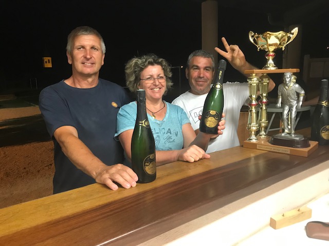 Philippe Dubost, Annick Piquet et notre champion Manuel de Carvalho.