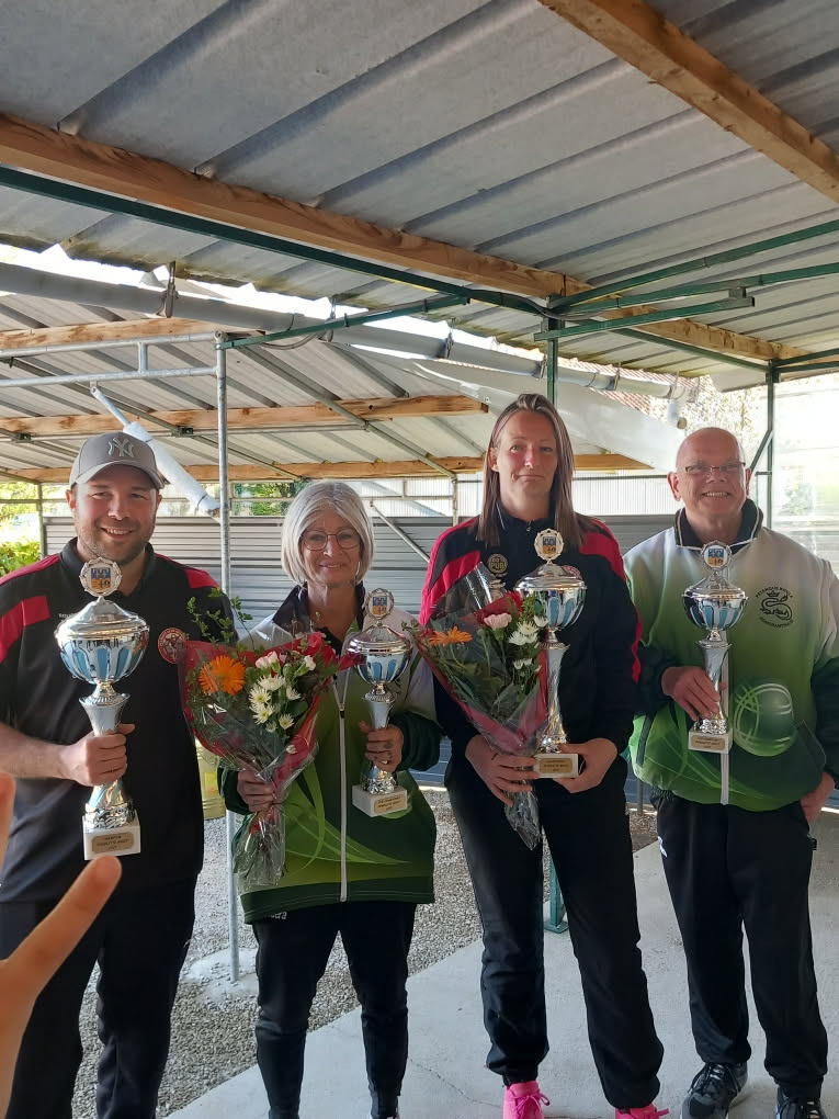 Angélique WEBBRE et Kevin HERNANDES du club de GIEVRES champions  pour le CD 41                                                                       Vice champions Nathalie BOUQUET et Jacques CHARLES de ROMORANTIN