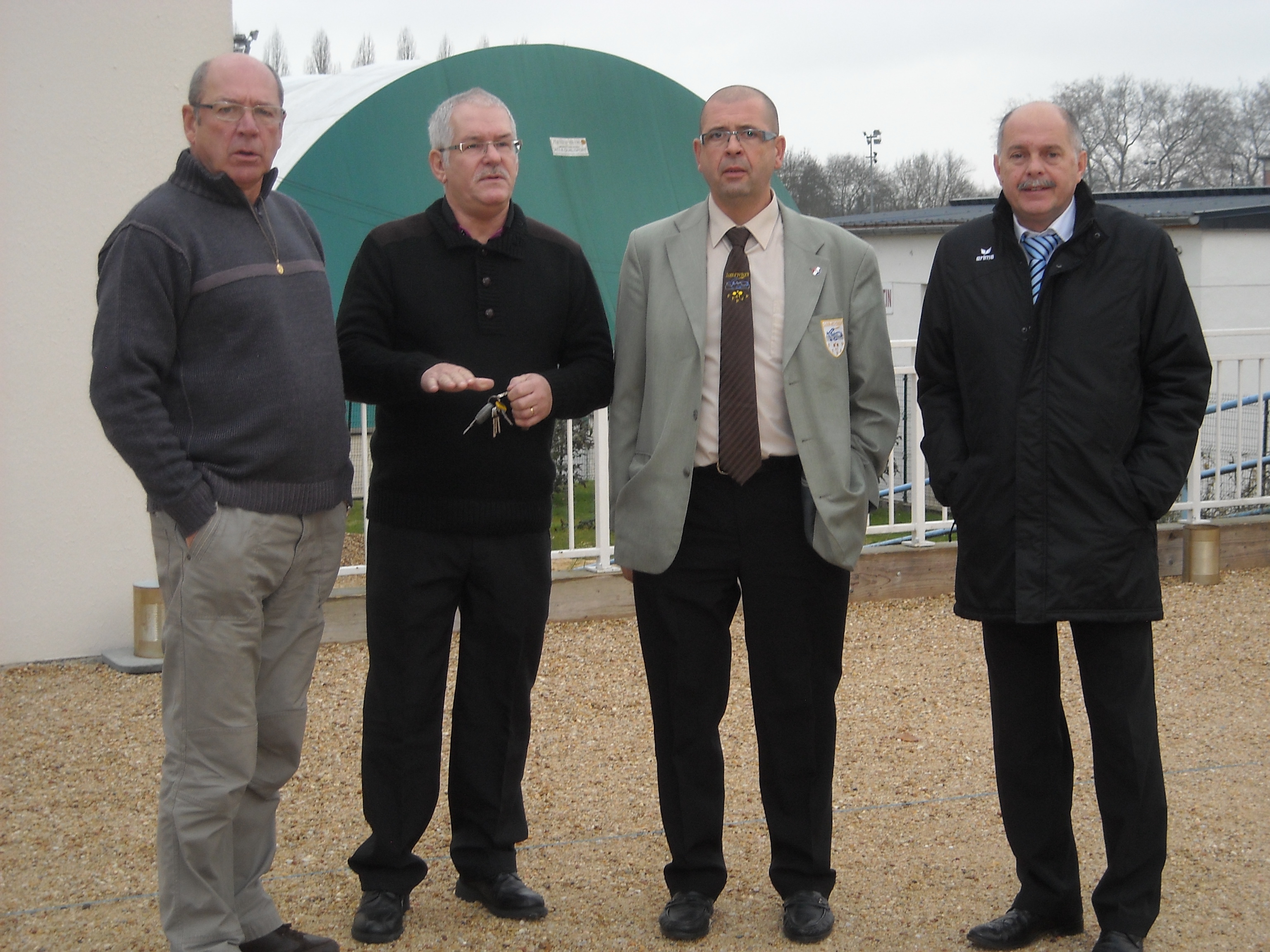 Trois présidents pour la visite de notre boulodrome : Claude BERTIN (PBR) , Patrick DESSAY (CD 41) et Mr Alain CANTARUTTI (FFPJP)