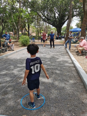 Chicos y grandes Chicos y grandes