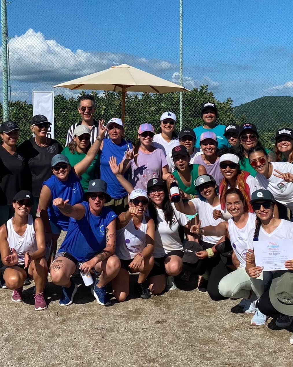 Tripleta femenil viaja a Acapulco