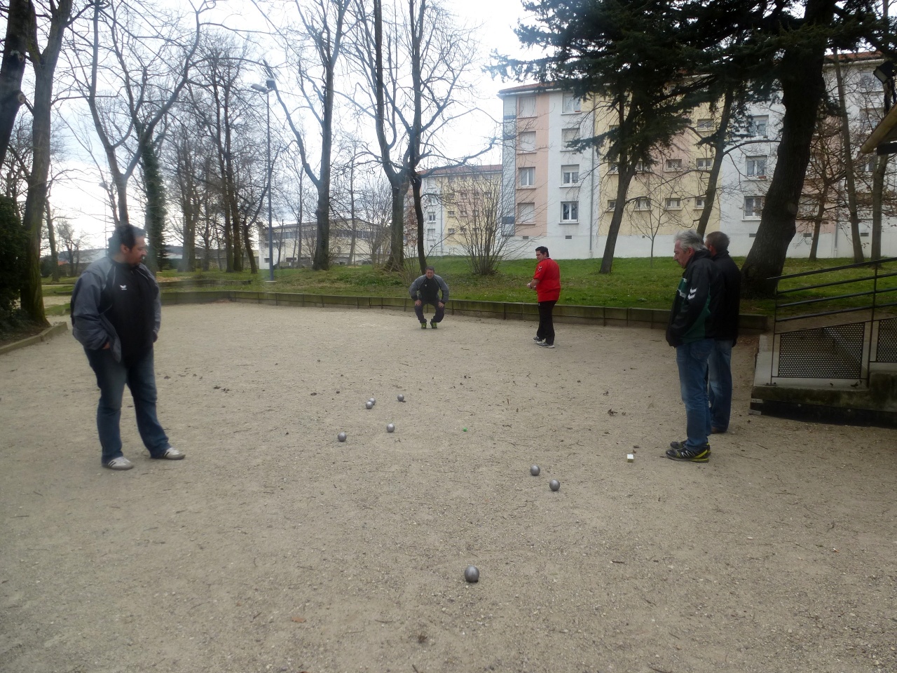 Un peu court Un peu court