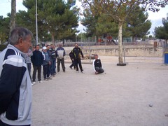 22-10-2011 Champ. du groupe pétanque, pendant la finale, Gérard Trémollière et Antoni Gramondi 020