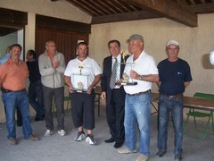10-05-2009 Les champions départementaux ont reçu leur trophée par le Maire, Jean-Pierre Saez  034.jpg