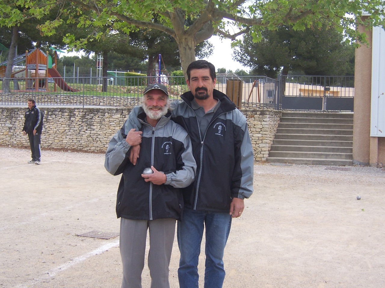 10-05-2009 Roger Mayen et Stéphane Leroy (Boule des Calanques), quart de finalistes 012.jpg 10-05-2009 Roger Mayen et Stéphane Leroy (Boule des Calanques), quart de finalistes 012.jpg