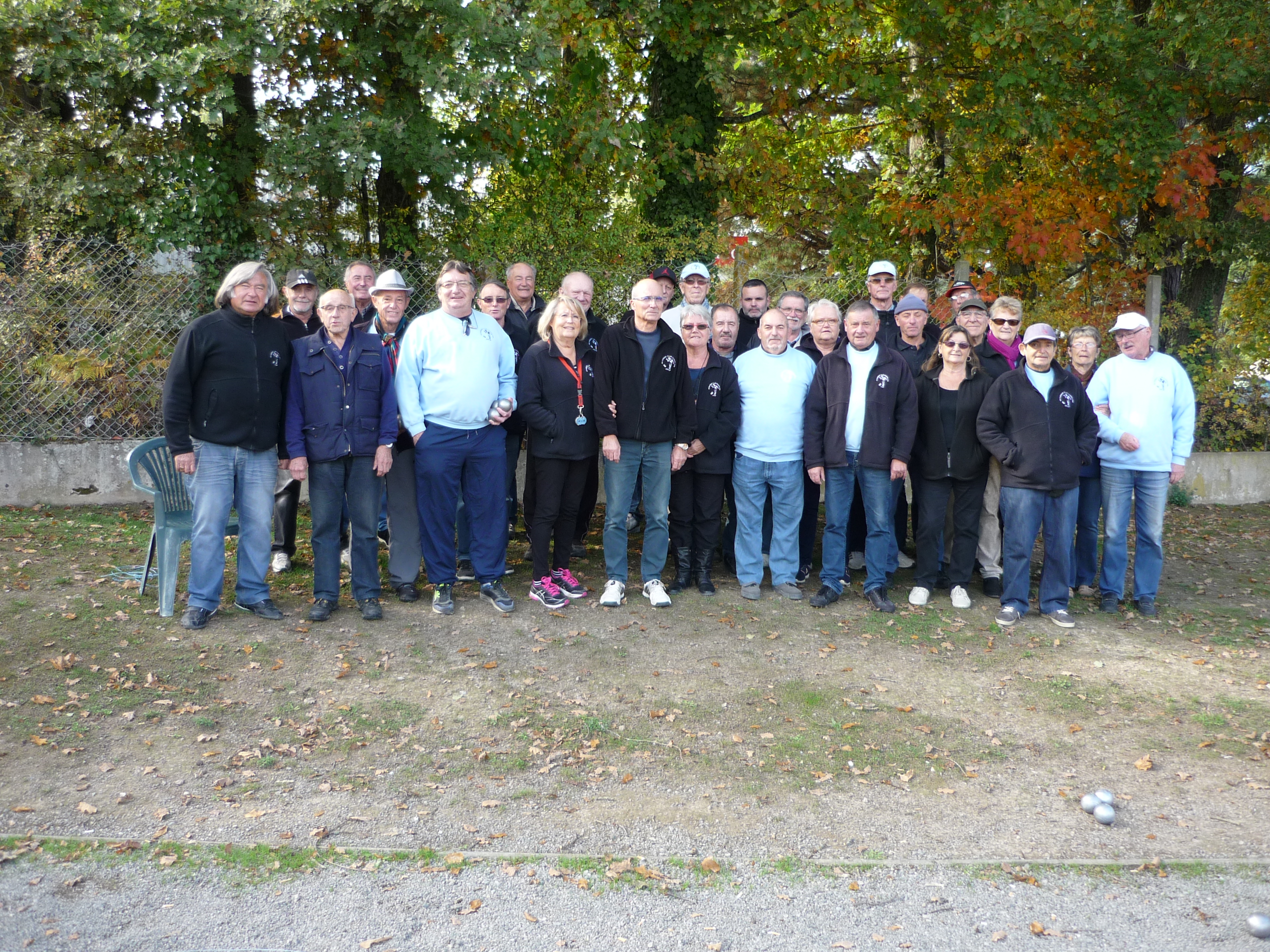 LES RENCONTRES DU JEUDI APRES MIDI AU CLUB LES RENCONTRES DU JEUDI APRES MIDI AU CLUB