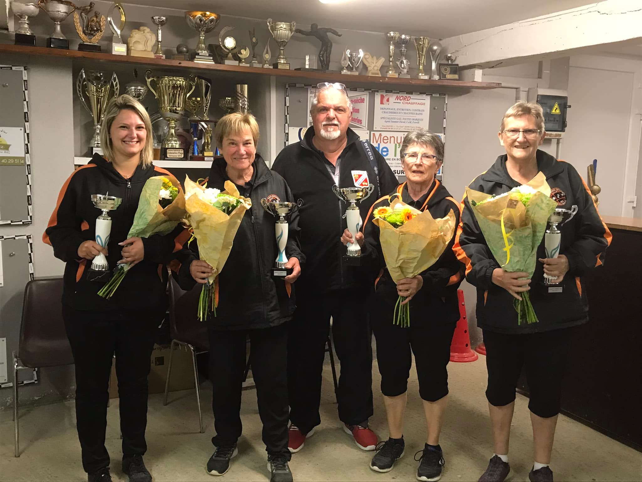  MOIS D'AVRIL  QUADRETTE FEMININES