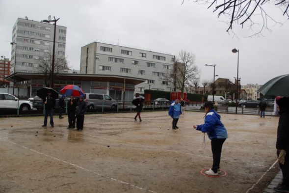 Sale temps pour jouer aux boules !