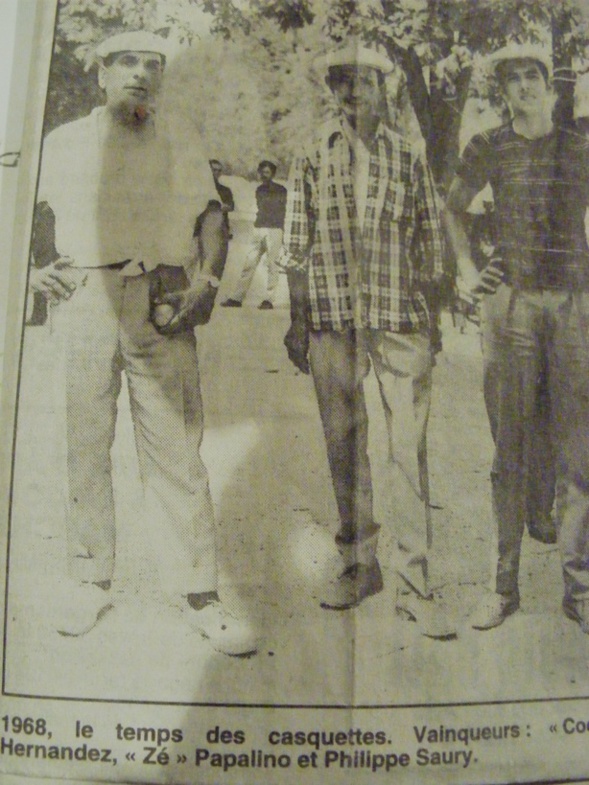 Philippe SAURY plus jeune vainqueur du Midi Libre à 16 ans avec Zé Papalino au centre et Coco Hernandez lors de leur victoire en 1968