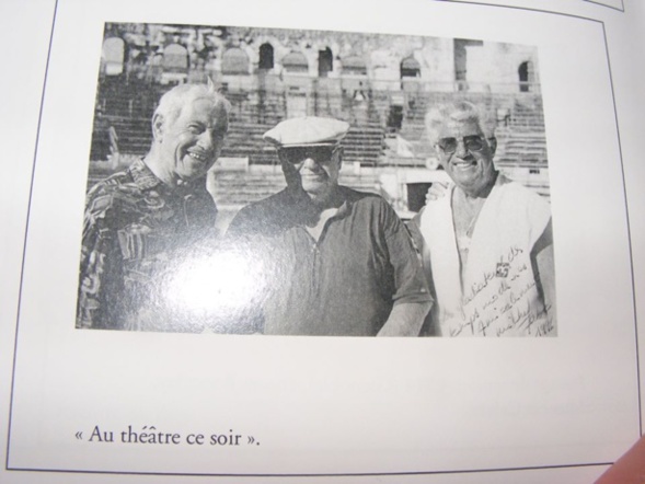 Dédé au centre dans les arènes entourés de ses deux complices les Légendes Raoul Bonfort et Néné Macari : "Au théâtre ce soir !" !