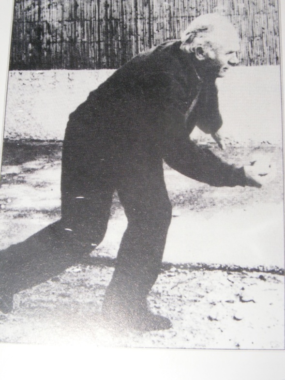 Chanson de gestes, Robert Ribière dit "Liberté" une figure du Jeu Provençal et un de ses grands serviteurs ! Chanson de gestes, Robert Ribière dit "Liberté" une figure du Jeu Provençal et un de ses grands serviteurs !