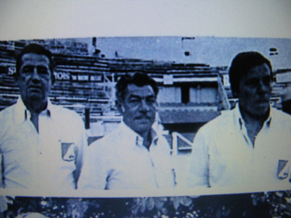 Francis VOLPE à gauche avec Mimoun EL MALIK et Claude CARBO en demi finale du Championnat de France 1978 dans les arènes de Nîmes Francis VOLPE à gauche avec Mimoun EL MALIK et Claude CARBO en demi finale du Championnat de France 1978 dans les arènes de Nîmes