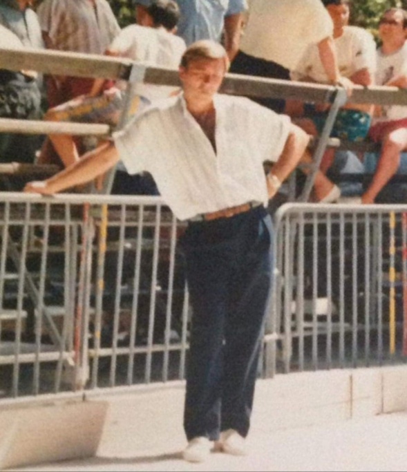 "Les yeux blonds" toute l'élégance de Dédé dans une photo, un autre monde, une autre époque... "Les yeux blonds" toute l'élégance de Dédé dans une photo, un autre monde, une autre époque...