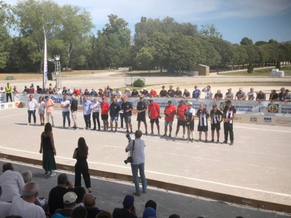 La cérémonie protocolaire d'avant finale. La cérémonie protocolaire d'avant finale.