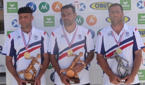 Anthony KERFAH sacré avec Tony et Augustin LAFLEUR Anthony KERFAH sacré avec Tony et Augustin LAFLEUR