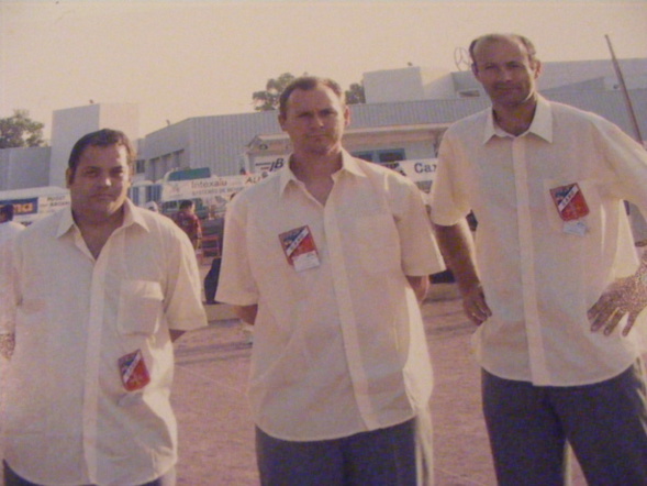 Demie finale au Championnat de France 2002 à Puget sur Argens toujours avec Fred Lauvaux et Frank Orsoni (à droite)