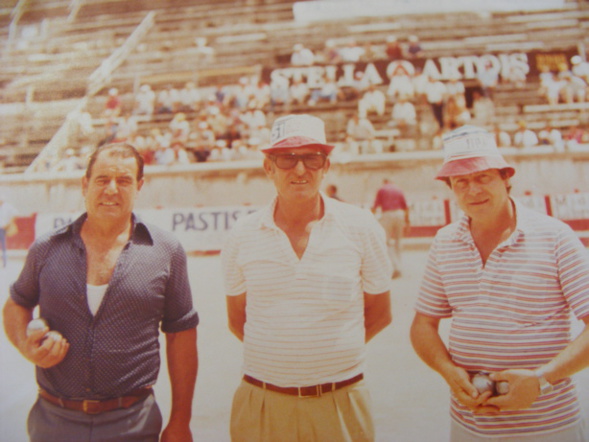 Avant la demie finale Emile à gauche Bert Lacroix au centre Loulou Ebro à droite