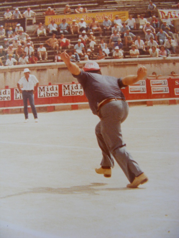 Pour les puristes et les nostalgiques, le tir à trois pas où l'on claquait le troisième... Pour les puristes et les nostalgiques, le tir à trois pas où l'on claquait le troisième...