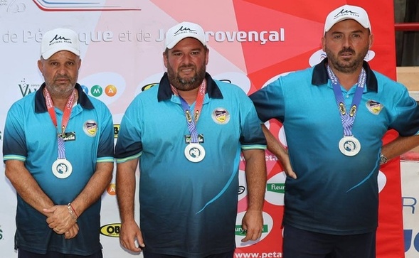 Les vice Champions Henri LACROIX Laurent MATRAGLIA Julien AGUERO CD83 Boule Fleurie La Crau