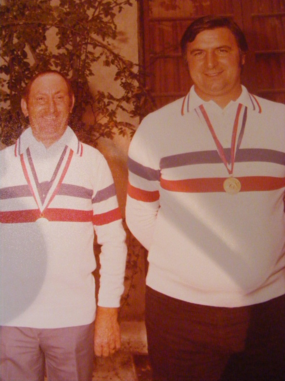 Premiers Champions de France deux en deux avec Raymond Gouin en 1977 à Narbonne, le premier des quatre maillots tricolores de Loule Premiers Champions de France deux en deux avec Raymond Gouin en 1977 à Narbonne, le premier des quatre maillots tricolores de Loule