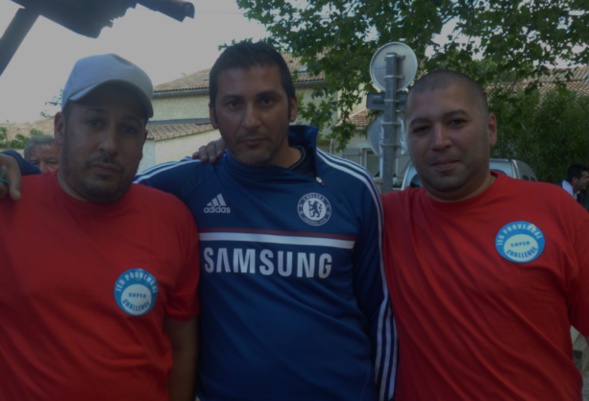 Les Arlésiens demi finalistes : Hamid et Kamel Riffi entourent "Ben" Les Arlésiens demi finalistes : Hamid et Kamel Riffi entourent "Ben"