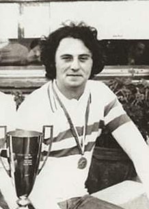 Sylvain CANU le surdoué, avec la tunique tricolore en 1976 à Digne, remportée avec René MUSSI et José PEREZ au coeur des séventies avec les look du moment, yeah yeah, jeans et cheveux longs. Autres photos de la triplette plus bas.