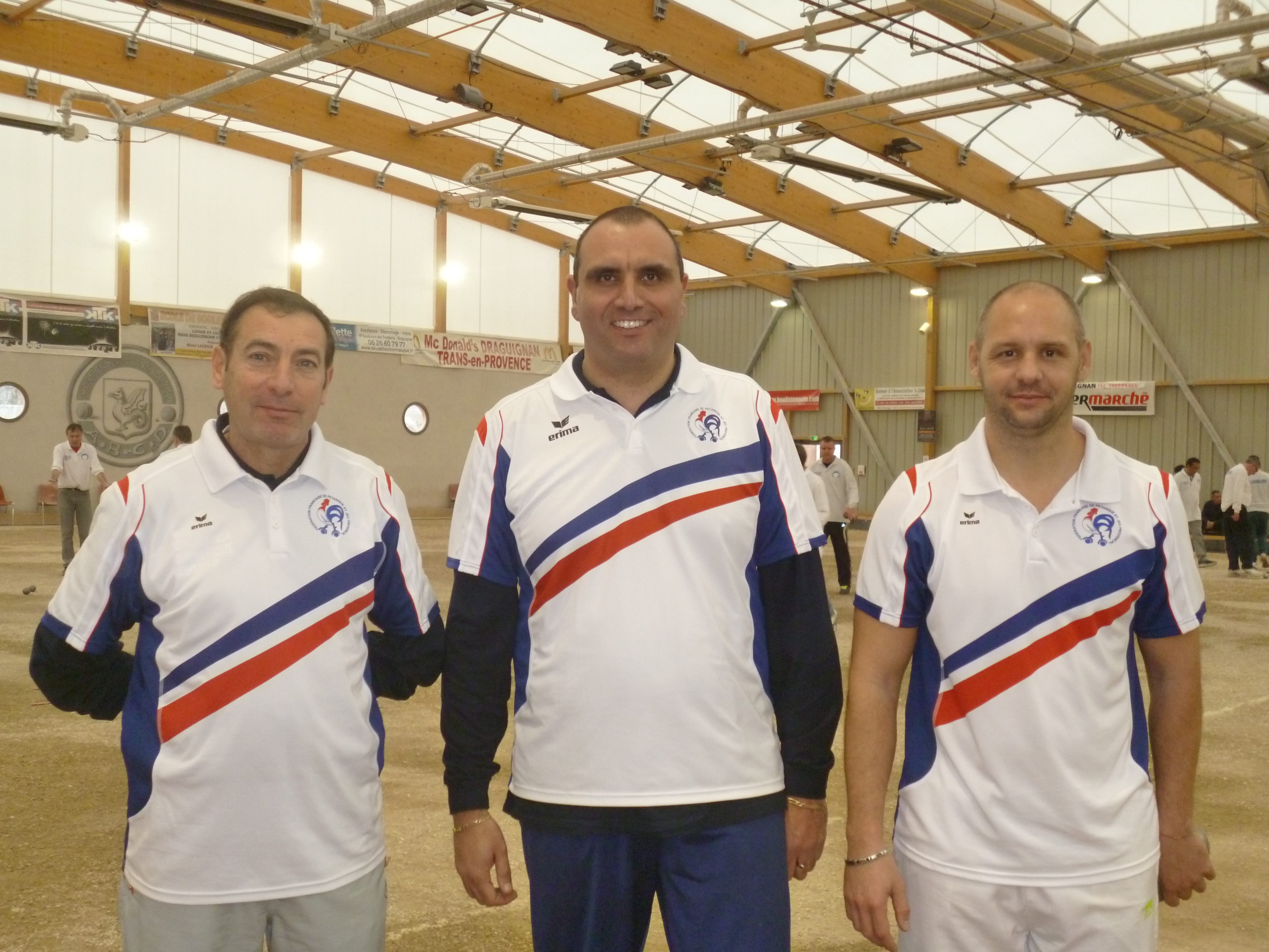 Les Champions de France avec leur maillot (c'est beau) M Fernandez Ch Martello Ch Job