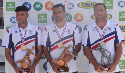 Anthony KERFAH sacré avec Tony et Augustin LAFLEUR Anthony KERFAH sacré avec Tony et Augustin LAFLEUR