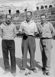 Pierre LEVEQUE à droite avec Matalana et Veyrun dans les arènes Pierre LEVEQUE à droite avec Matalana et Veyrun dans les arènes