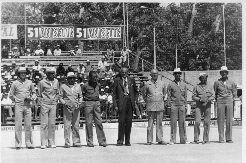 Finale du Provençal 1980 à droite Bonnifay Rapuzzi Carbuccia vont s'incliner face à Lilou Maurin et ses deux amis pécheurs Gasparini et Gouffon. (Photo Artero Anciennes Gloires ajout 2021)