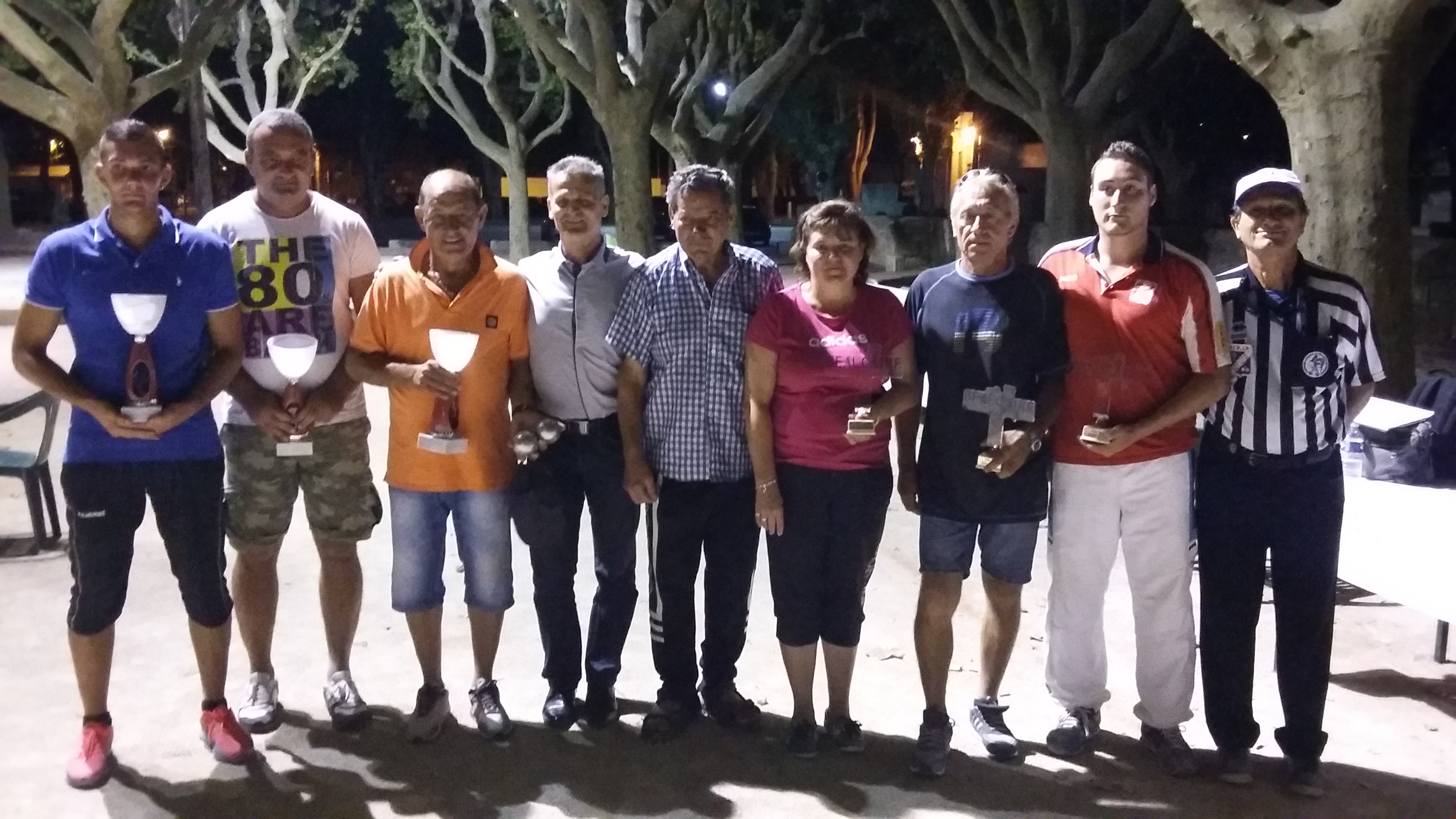 De G à D : Garcia D Castel G Tomasini Ch les vainqueurs puis Caligo R Marfisi G et Platon M les finalistes avec G Seban l'arbitre