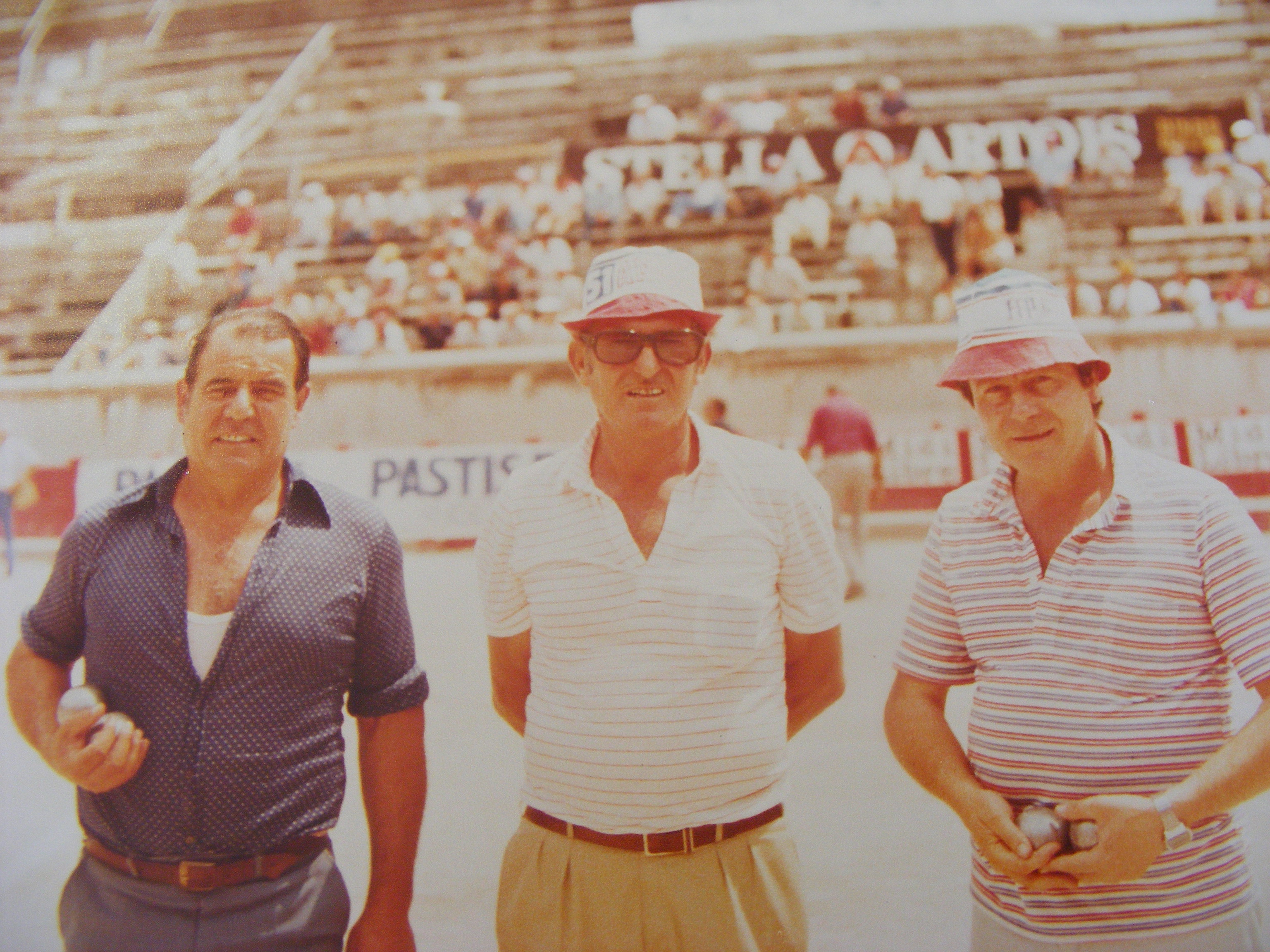 Avant la demie finale Emile à gauche Bert Lacroix au centre Loulou Ebro à droite