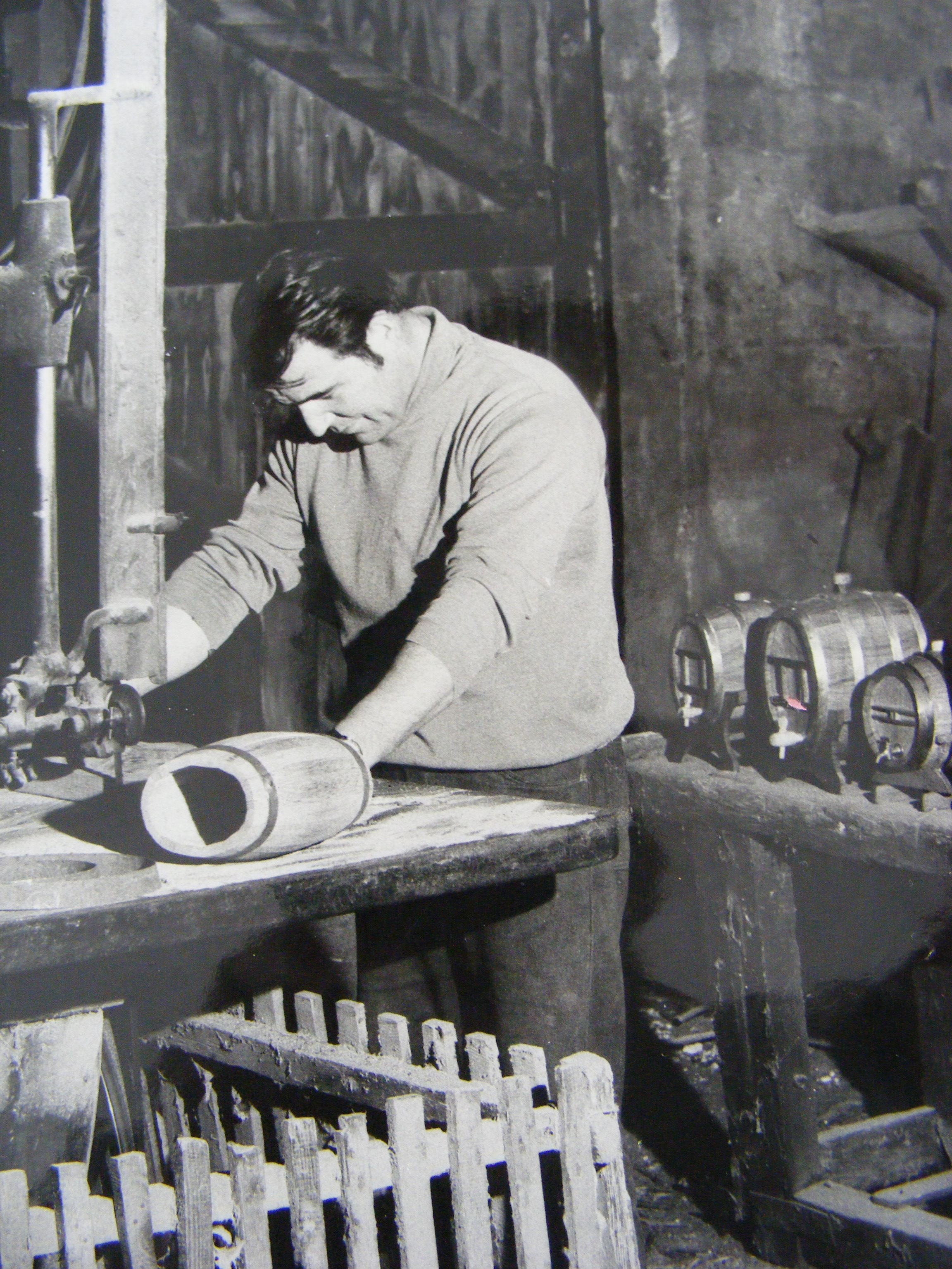 Le tonnelier dans ses oeuvres ! Merci Emile c'est un collector ! Le tonnelier dans ses oeuvres ! Merci Emile c'est un collector !