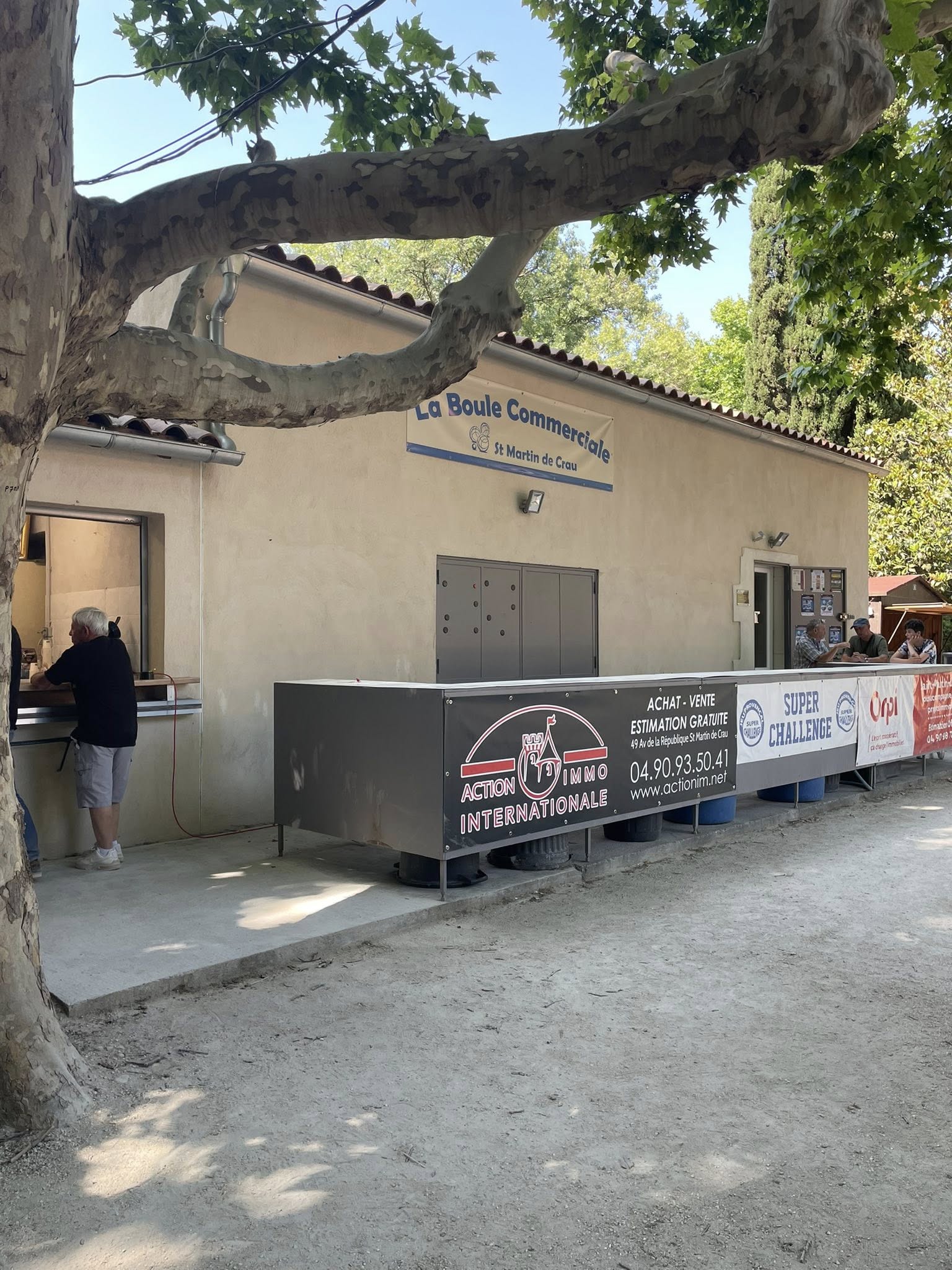 Le cadre magnifique de la Boule Commerciale Saint Martin de Crau est prêt pour la grande fête ! Le cadre magnifique de la Boule Commerciale Saint Martin de Crau est prêt pour la grande fête !